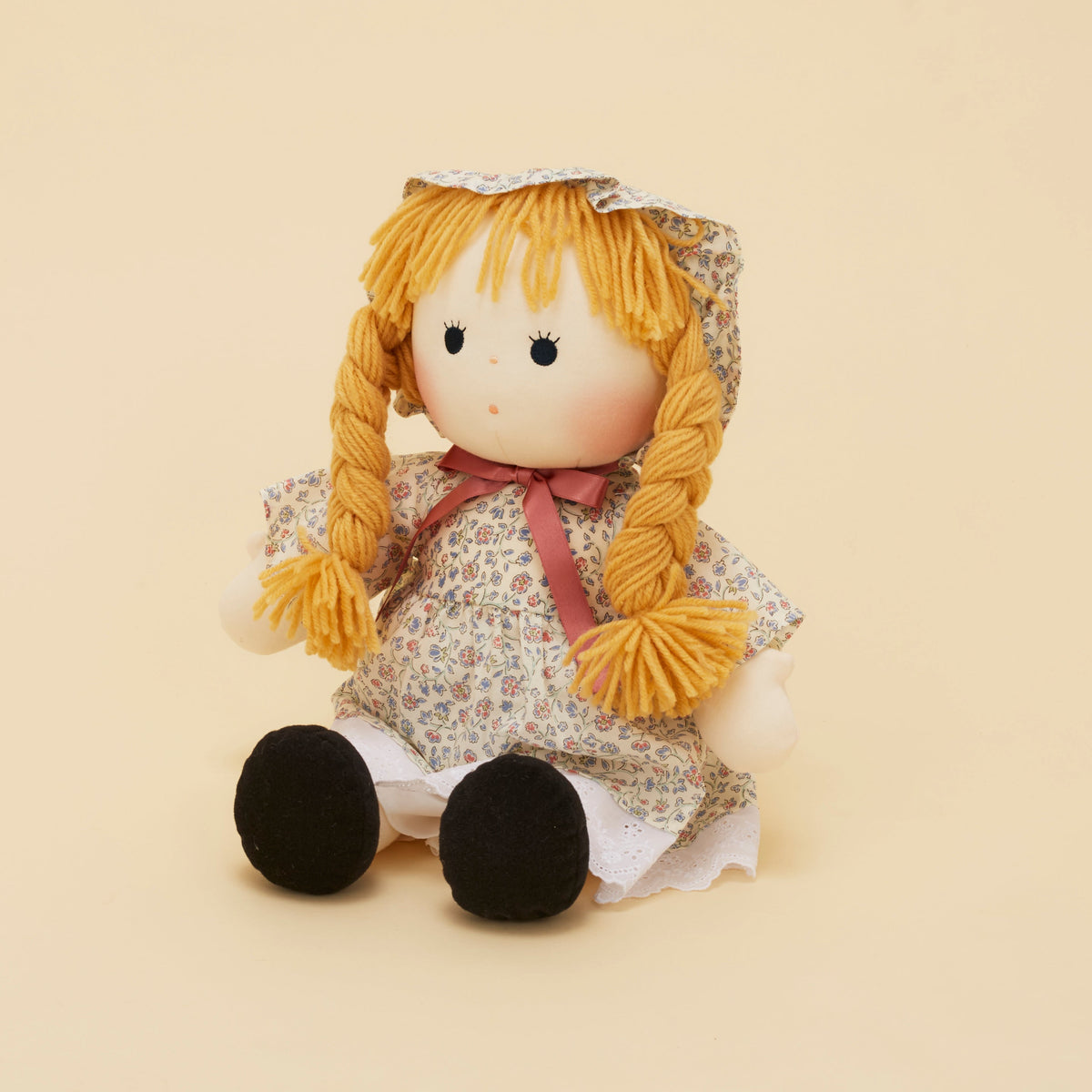 ほっぺこちゃん (『いもうとのにゅういん』より) 人形 – 福音館書店 