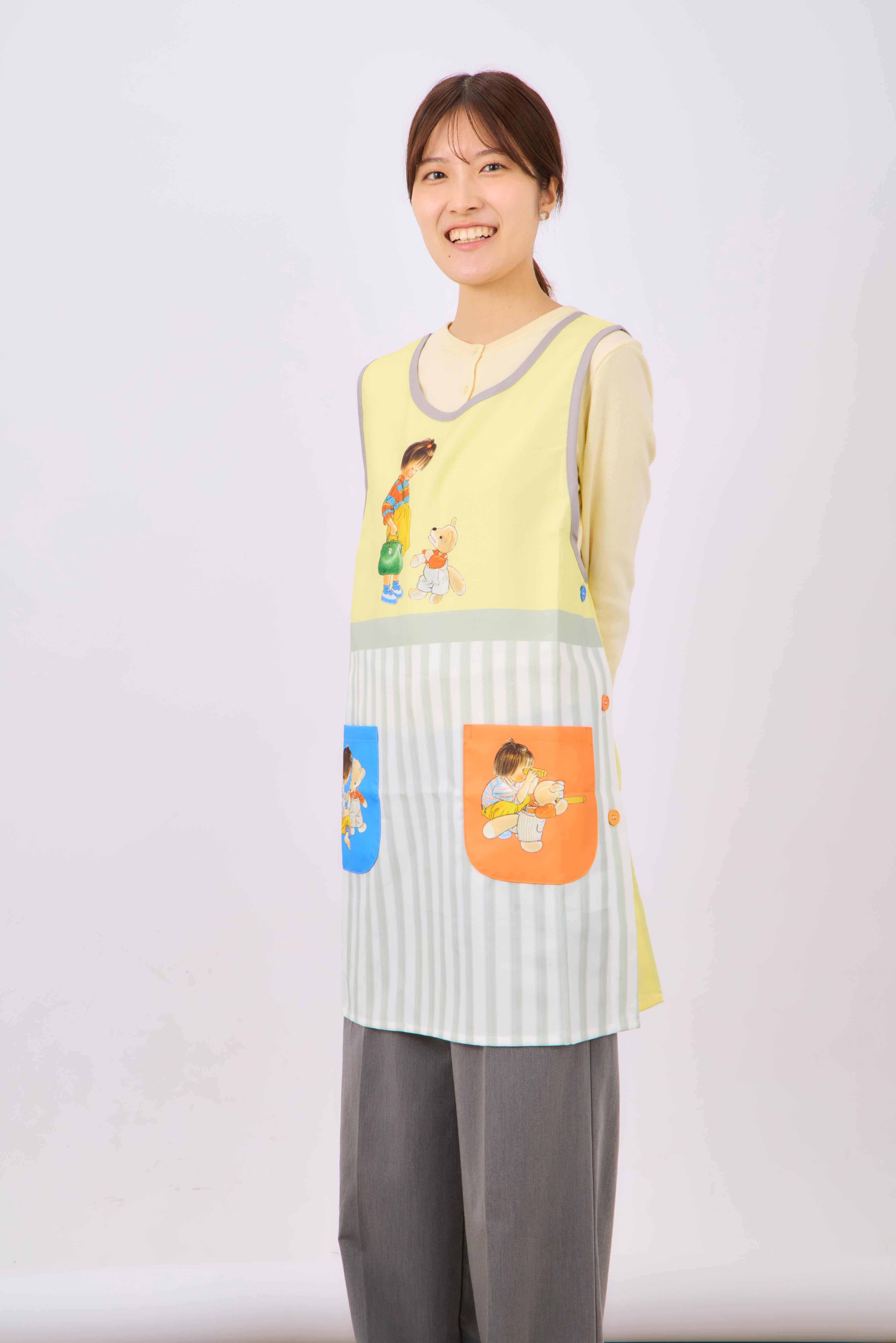 エプロン こんとあき – 福音館書店 オンラインストア